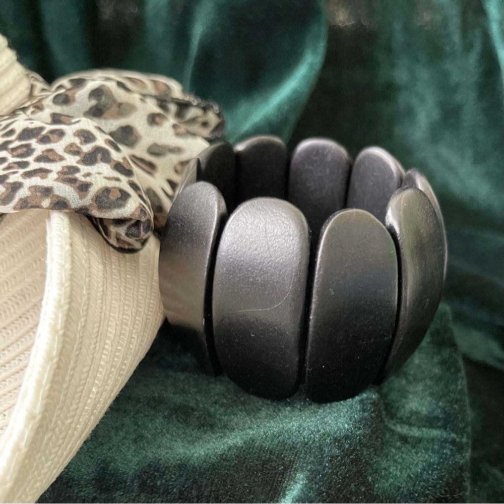 Vintage Elegant Ebony Chunky Bracelet
